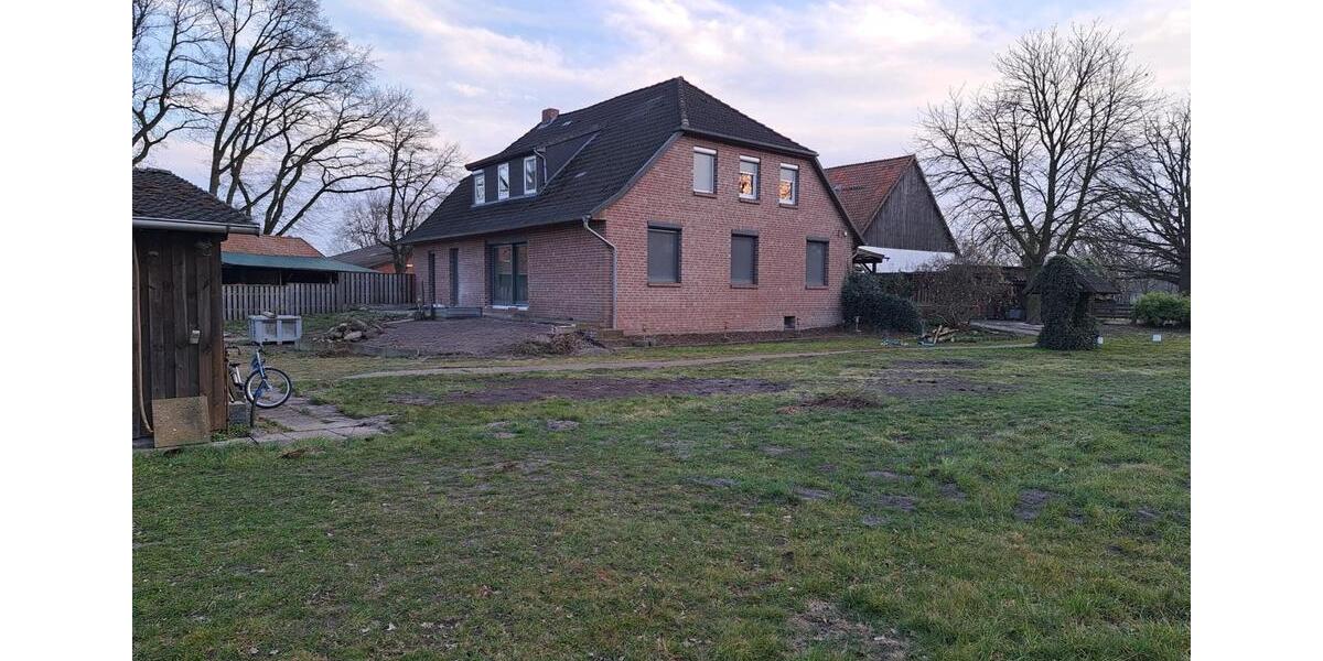 Dachgeschoßwohnung Adelheidsdorf - 4 Zimmer, 100 m&sup2;, 650&euro; | Angebot:26531170