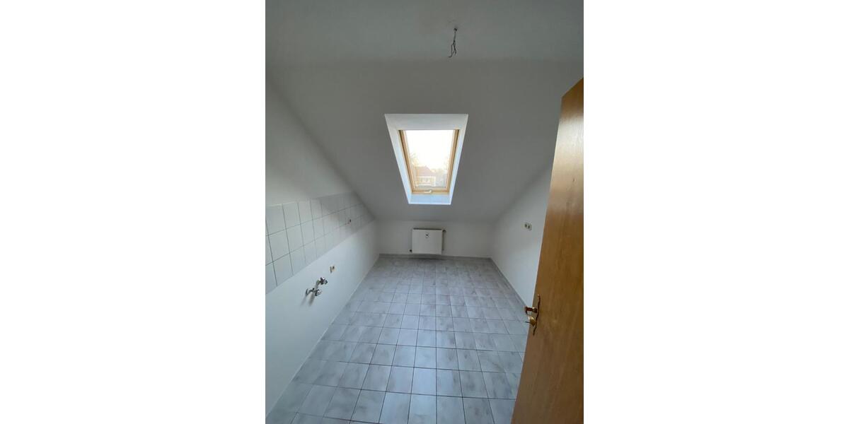 Dachgeschoßwohnung Braunsbedra - 2 Zimmer, 39 m&sup2;, 220&euro; | Angebot:21366866