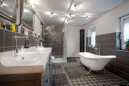 Haus Waldkappel - 4 Zimmer, 130 m&sup2;, 1.100&euro; | Angebot:26201263