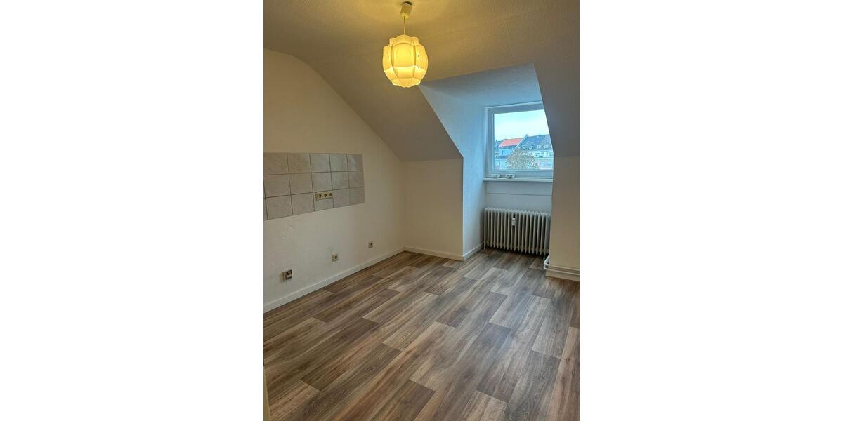 Dachgeschoßwohnung Saarbrücken West - 2 Zimmer, 45 m&sup2;, 540&euro; | Angebot:25221721