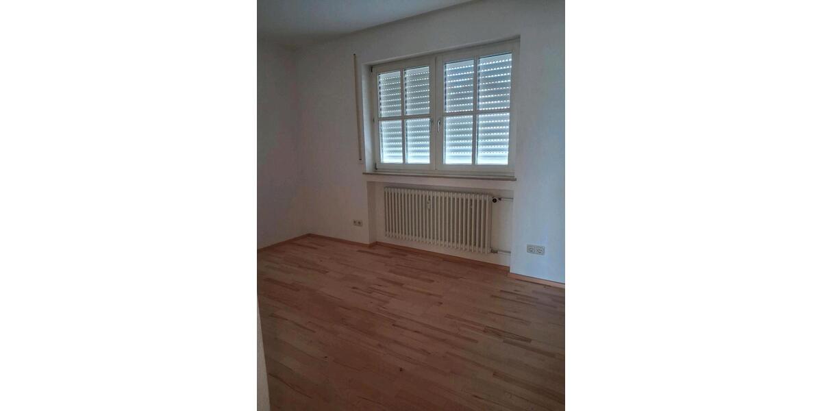 Hochparterre Hofheim in Unterfranken - 3 Zimmer, 70 m&sup2;, 850&euro; | Angebot:26592601