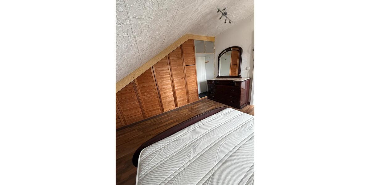 Dachgeschoßwohnung Völklingen - 3 Zimmer, 78 m&sup2;, 750&euro; | Angebot:26034284