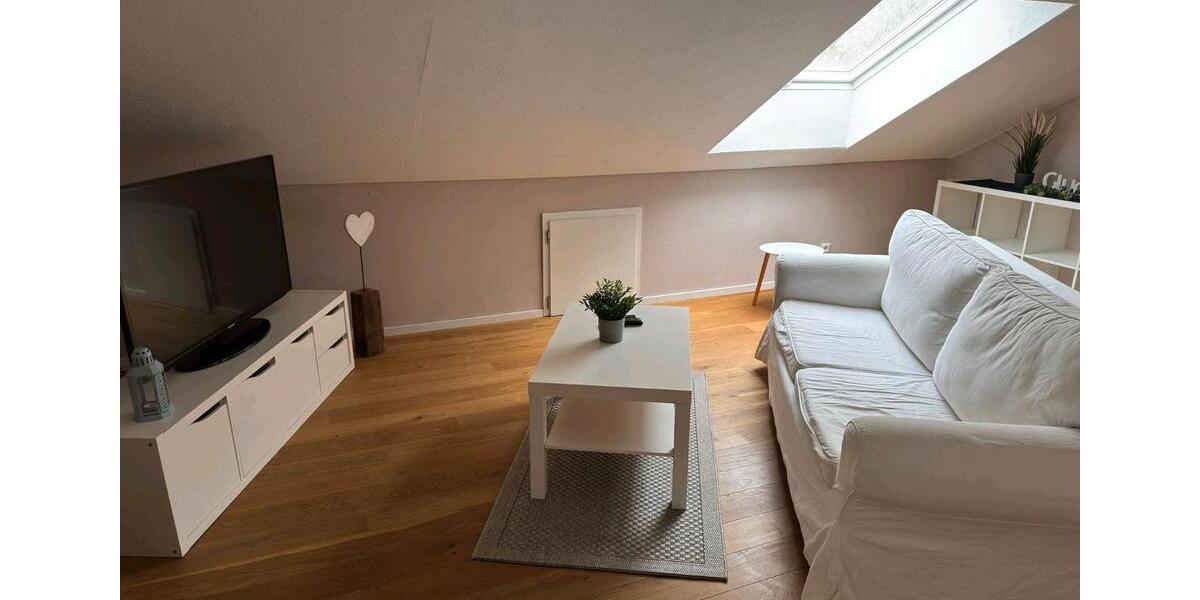 Dachgeschoßwohnung Zetel - 3 Zimmer, 90 m&sup2;, 800&euro; | Angebot:25022869