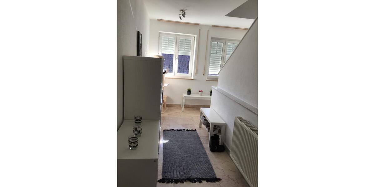 Etagenwohnung Schiltberg - 4 Zimmer, 130 m&sup2;, 1.380&euro; | Angebot:26196409