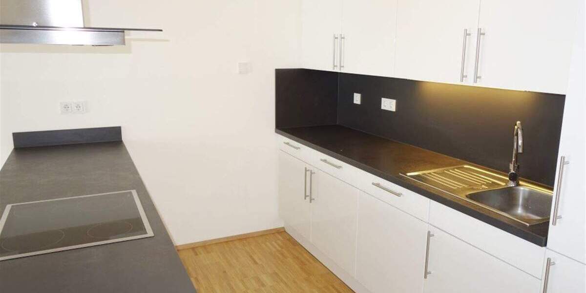 Moderne 3 Zimmer Wohnung mit EBK, Sonnenterrasse, Fernblick. Frisch renoviert. 3 zimmer