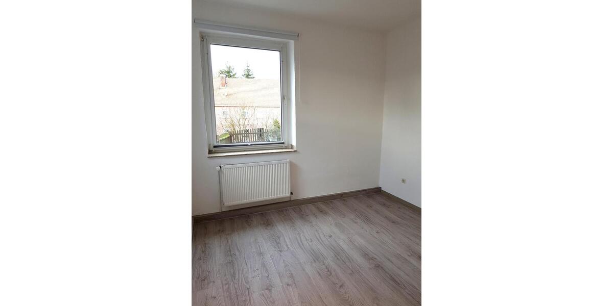 Erdgeschoßwohnung Brakel - 2.5 Zimmer, 66 m&sup2;, 320&euro; | Angebot:26021428