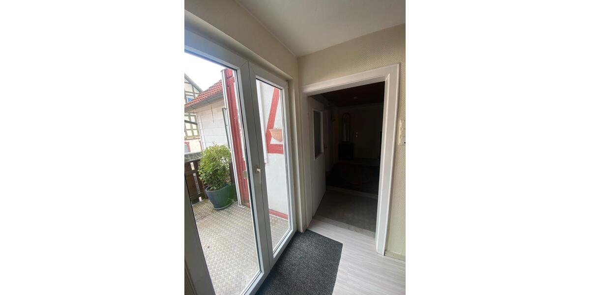 Etagenwohnung Neukirchen - 3 Zimmer, 230 m&sup2;, 850&euro; | Angebot:25991900