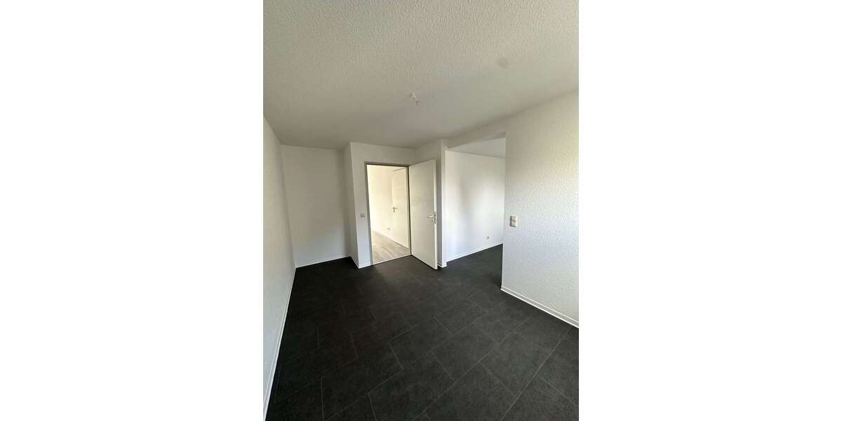 ++Frisch Sanierte Familienwohnung mit Aufzug++ 4 zimmer