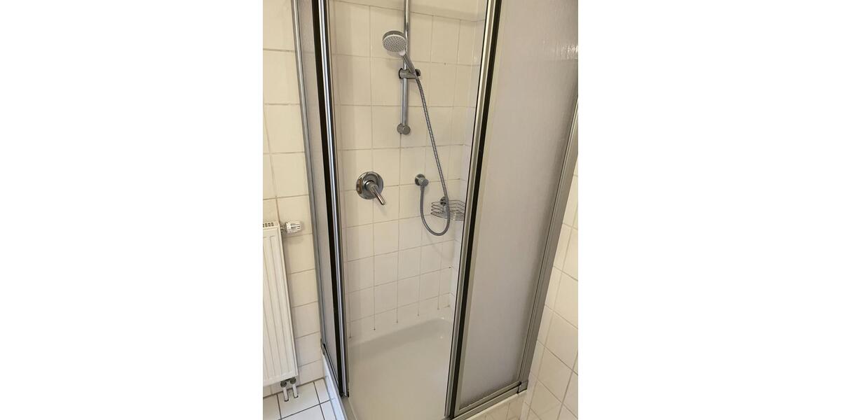 Dachgeschoßwohnung Bonn - 2 Zimmer, 33 m&sup2;, 635&euro; | Angebot:25138305