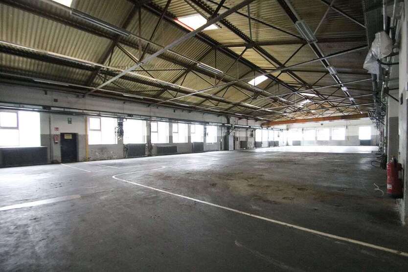 Halle in Sprockhövel 7.602,62 € 2000.69 m²