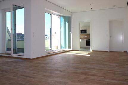 Wohnung Berlin Charlottenburg-Wilmersdorf - 3 Zimmer, 115 m&sup2;, 2.150&euro; | Angebot:26350742