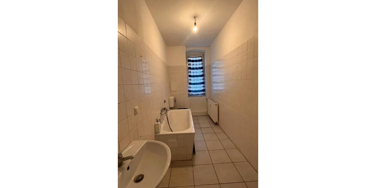 Etagenwohnung Weißenfels - 4 Zimmer, 109 m&sup2;, 600&euro; | Angebot:26407839
