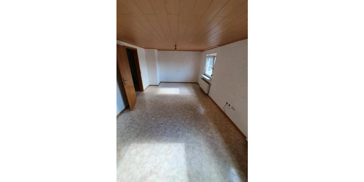 Dachgeschoßwohnung Aalen - 3 Zimmer, 75 m&sup2;, 750&euro; | Angebot:24836855