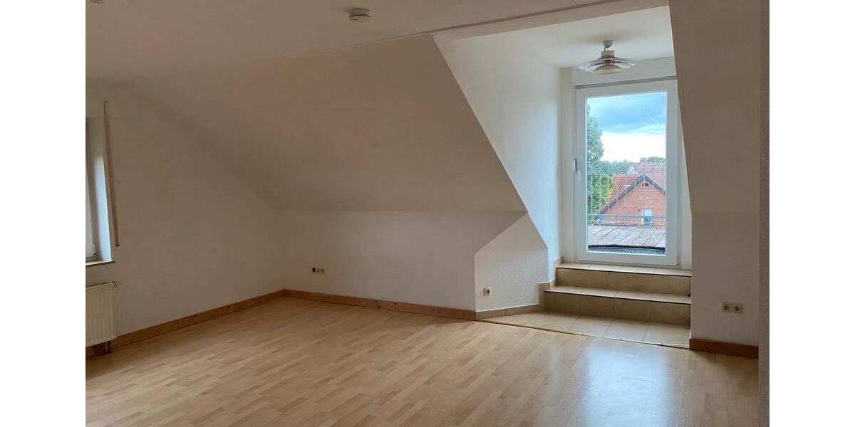 Dachgeschoßwohnung Petershagen - 4 Zimmer, 120 m&sup2;, 800&euro; | Angebot:26539772