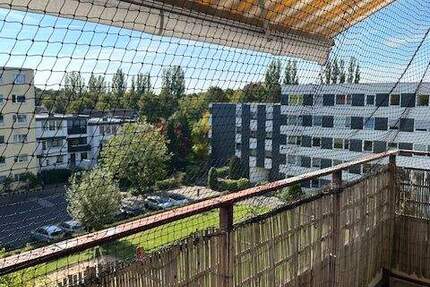 Single - Wohnung für jedes Alter !! Gepflegte 2 Zi. Wohnung mit Balkon, Lift. Nähe Elbsee 2 zimmer