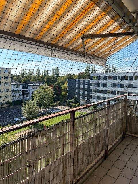 Single - Wohnung für jedes Alter !! Gepflegte 2 Zi. Wohnung mit Balkon, Lift. Nähe Elbsee 2 zimmer