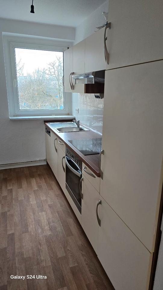 sanierte 3 Zimmerwohnung in der Nordstr. mit Einbauküche zimmer