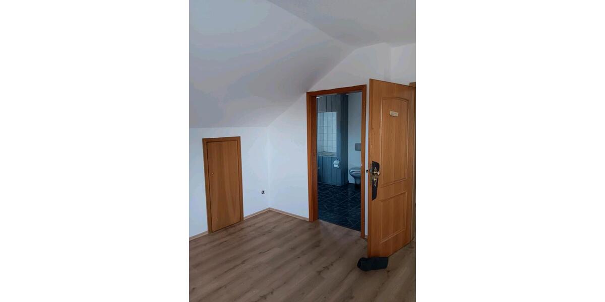 Etagenwohnung Kirchen (Sieg) - 1 Zimmer, 40 m&sup2;, 400&euro; | Angebot:24548683