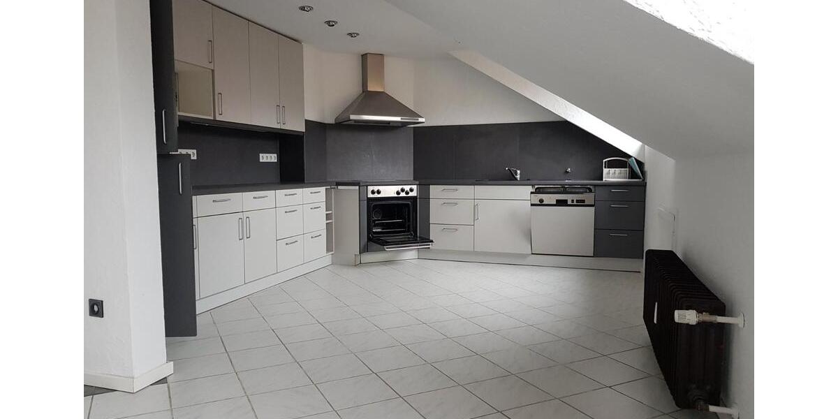 Dachgeschoßwohnung Sinzing - 3 Zimmer, 110 m&sup2;, 750&euro; | Angebot:25170212