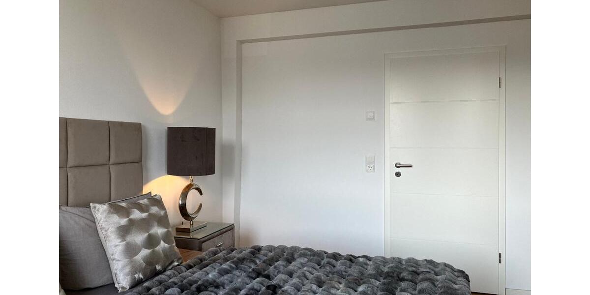 Etagenwohnung Rostock Hansaviertel - 4 Zimmer, 154 m&sup2;, 2.000&euro; | Angebot:23620104