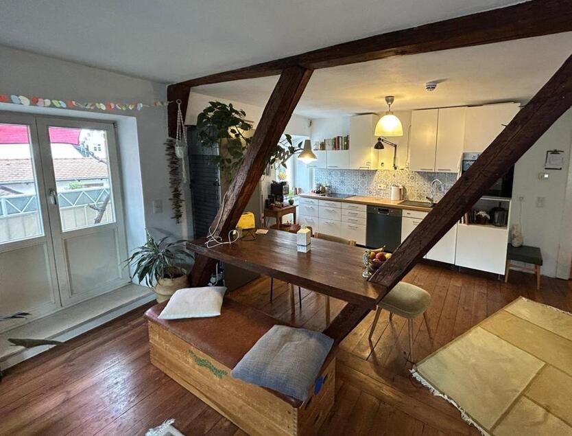 Einzigartige 3 Zimmerwohnung zentral mit Balkon