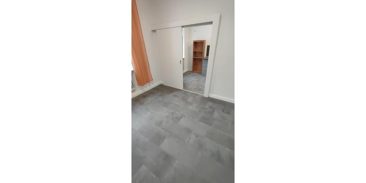 Etagenwohnung Deggendorf - 4 Zimmer, 100 m&sup2;, 260&euro; | Angebot:24552872