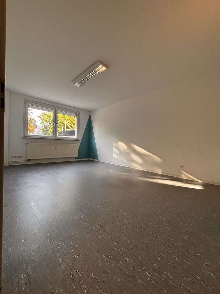 Büro in Bitterfeld-Wolfen 462 € 71 m²