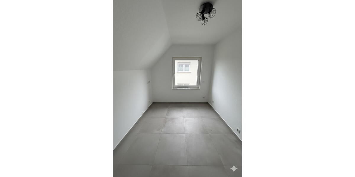 Dachgeschoßwohnung Pohlheim - 3 Zimmer, 80 m&sup2;, 960&euro; | Angebot:25724114