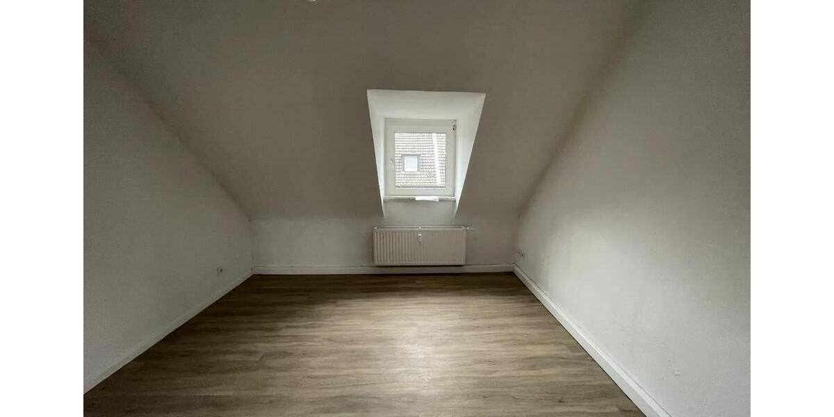 Dachgeschoßwohnung Gelsenkirchen Gelsenkirchen-Mitte - 2 Zimmer, 39 m&sup2;, 300&euro; | Angebot:26562091