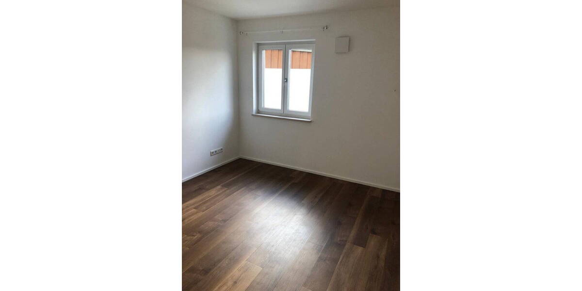 Etagenwohnung Kipfenberg - 3 Zimmer, 80 m&sup2;, 880&euro; | Angebot:26824061