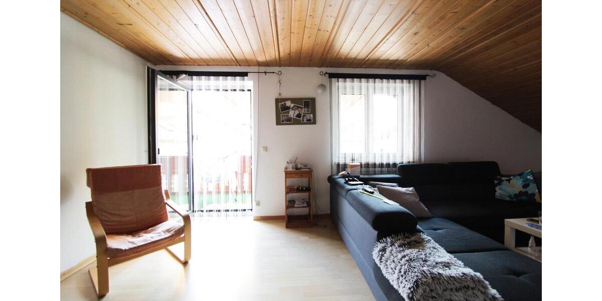 Dachgeschoßwohnung Hohenlinden - 3.5 Zimmer, 90 m&sup2;, 1.000&euro; | Angebot:26546183