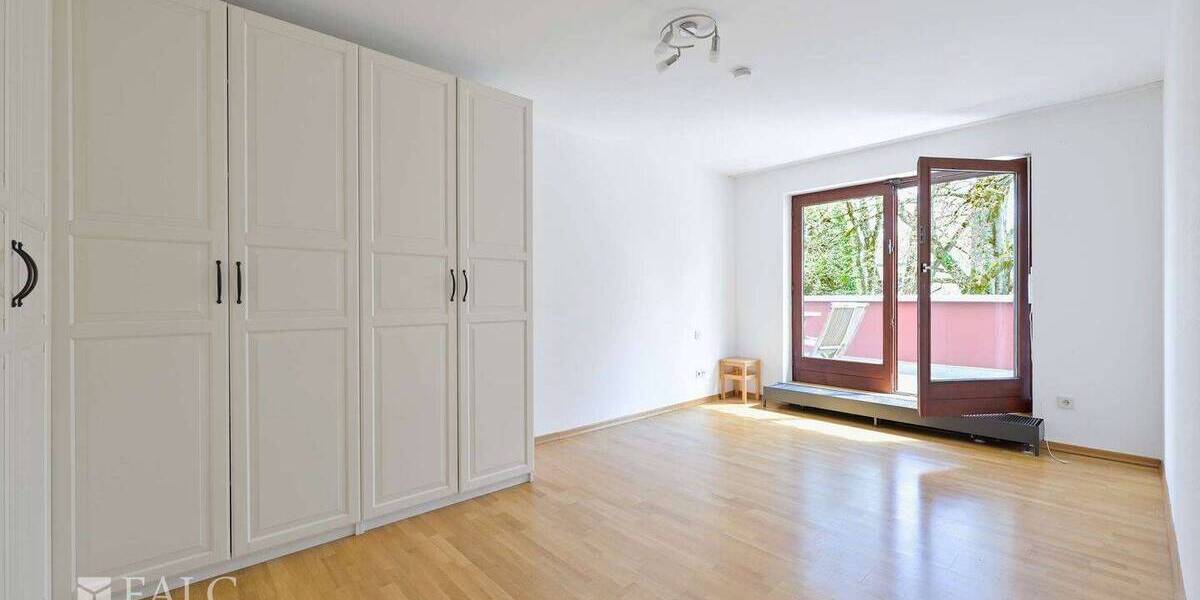 Etagenwohnung München Thalk.Obersendl.-Forsten-Fürstenr.-Solln - 4 Zimmer, 126 m&sup2;, 2.850&euro; | Angebot:26309049