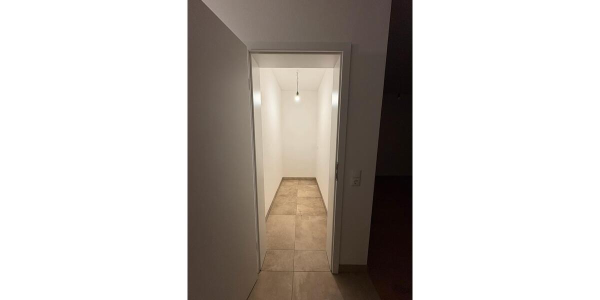 Etagenwohnung Patersdorf - 2 Zimmer, 81 m&sup2;, 990&euro; | Angebot:24396198