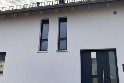 Haus Biberbach - 5 Zimmer, 177 m&sup2;, 2.600&euro; | Angebot:27033160