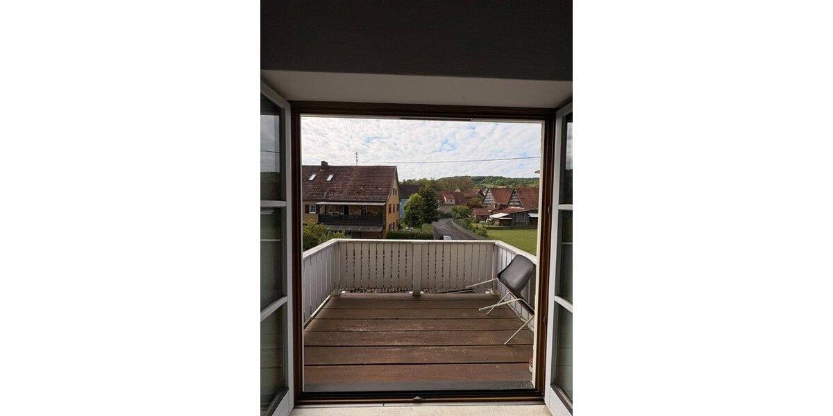 Dachgeschoßwohnung Zeitlofs - 5 Zimmer, 140 m&sup2;, 695&euro; | Angebot:26516755