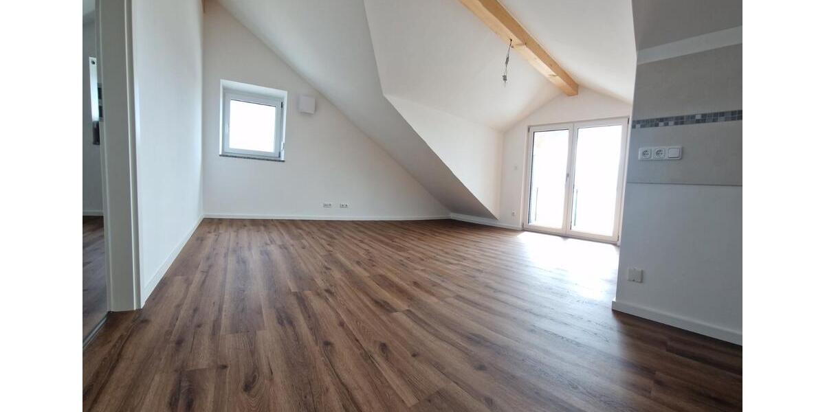 Dachgeschoßwohnung Burghausen - 3 Zimmer, 55 m&sup2;, 825&euro; | Angebot:26221403