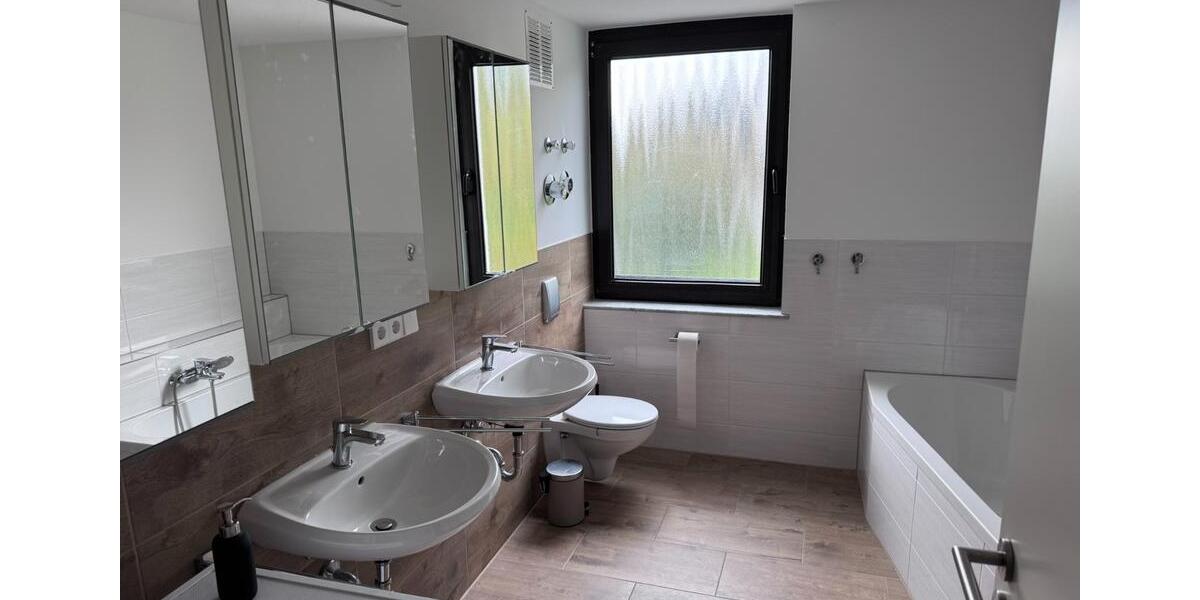 Wohnen auf Zeit Villingen-Schwenningen Schwenningen - 1 Zimmer, 9 m&sup2;, 390&euro; | Angebot:26535085