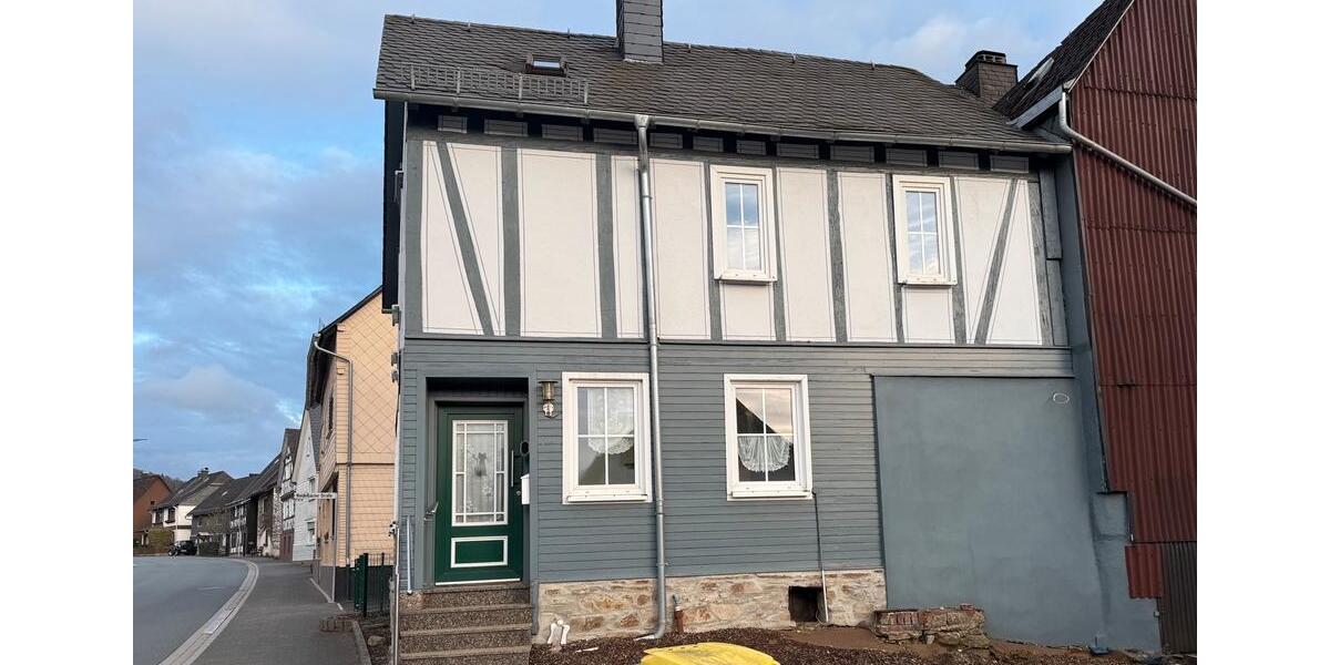 Einfamilienhaus Haiger - 4 Zimmer, 100 m&sup2;, 950&euro; | Angebot:26063641