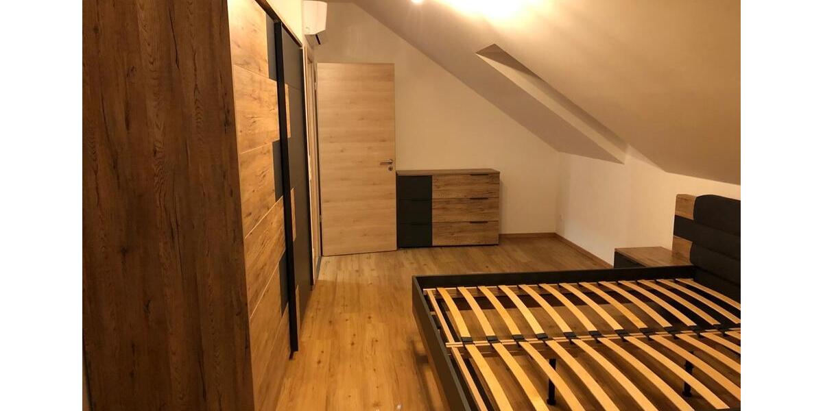 Dachgeschoßwohnung Altötting - 3 Zimmer, 100 m&sup2;, 1.200&euro; | Angebot:24477723