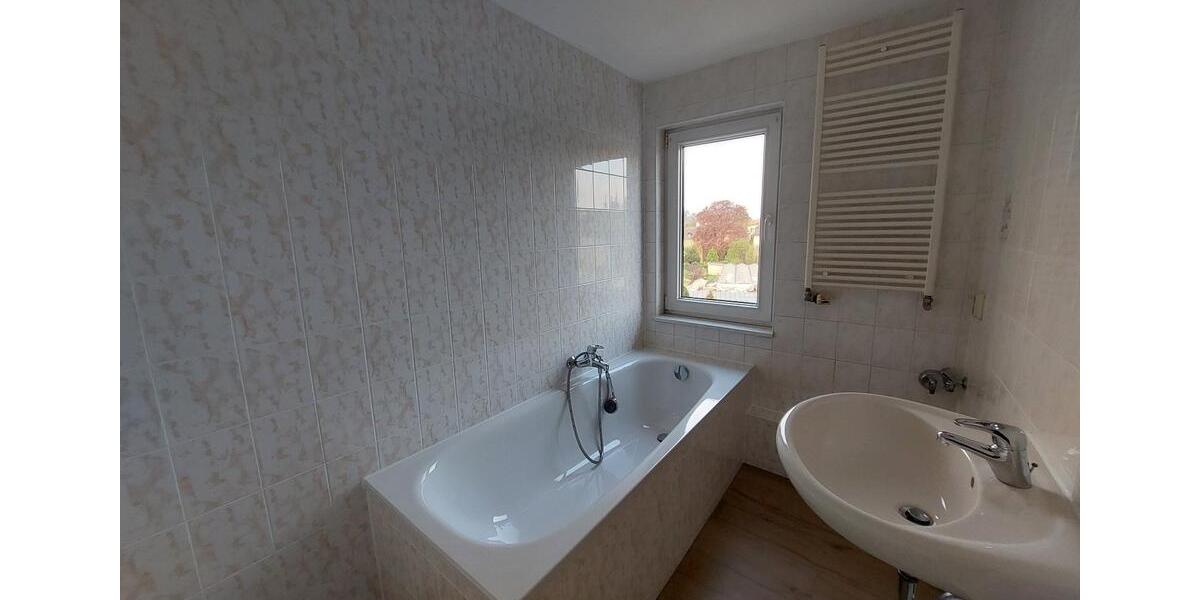 Dachgeschoßwohnung Zittau - 4 Zimmer, 85 m&sup2;, 490&euro; | Angebot:25921333