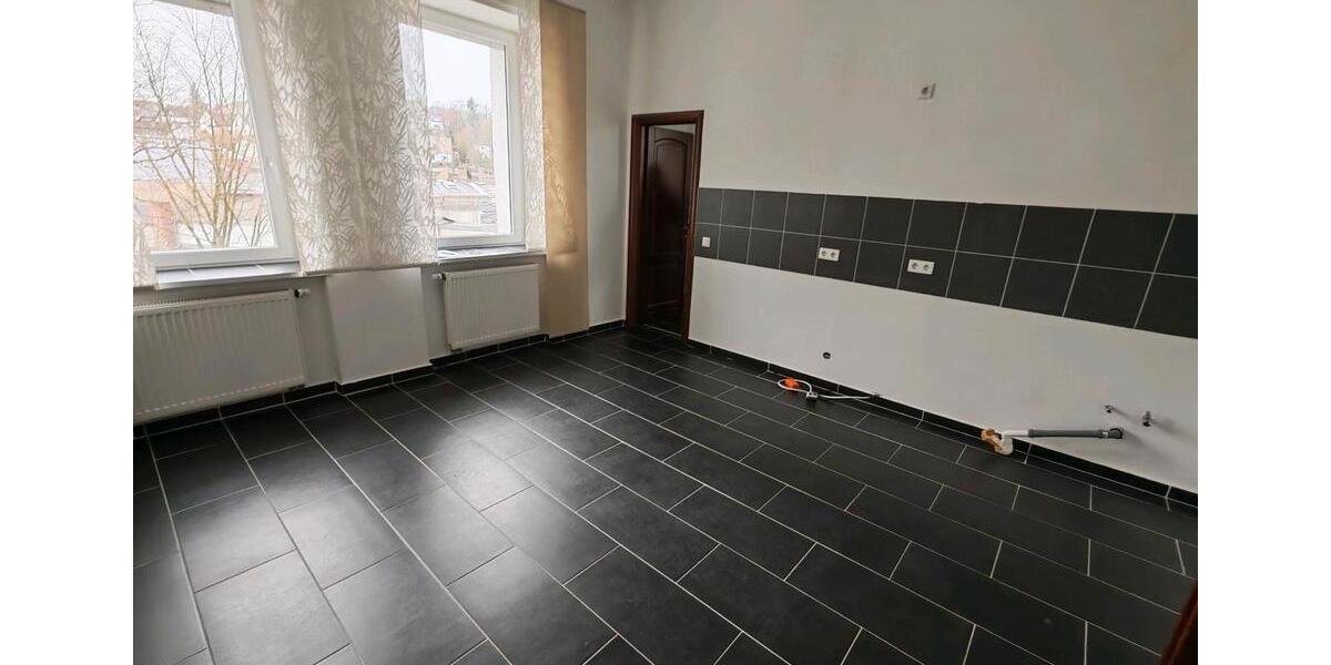 Etagenwohnung Sundern (Sauerland) - 4 Zimmer, 130 m&sup2;, 1.050&euro; | Angebot:25051475