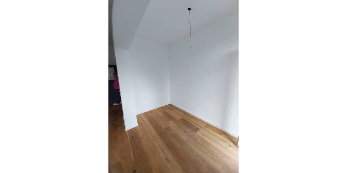 Etagenwohnung Singen - 2 Zimmer, 64 m&sup2;, 700&euro; | Angebot:25999020