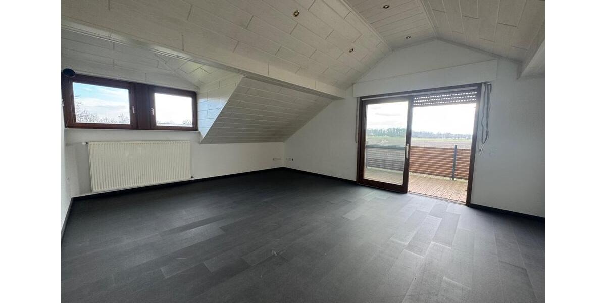 Dachgeschoßwohnung Delbrück - 5 Zimmer, 155 m&sup2;, 1.200&euro; | Angebot:25433333