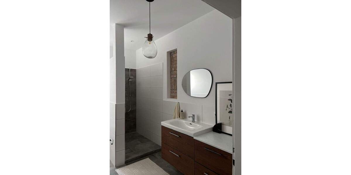 Provisionsfrei vom Eigentümer! Sehr schöne 4 ZKB, Terrasse, Garten und KFZ-Stellplatz 4 zimmer