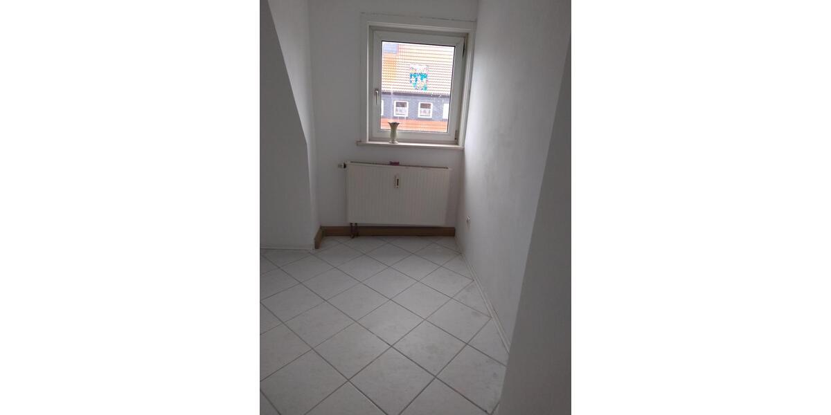 Dachgeschoßwohnung Menteroda - 3 Zimmer, 55 m&sup2;, 300&euro; | Angebot:25783757