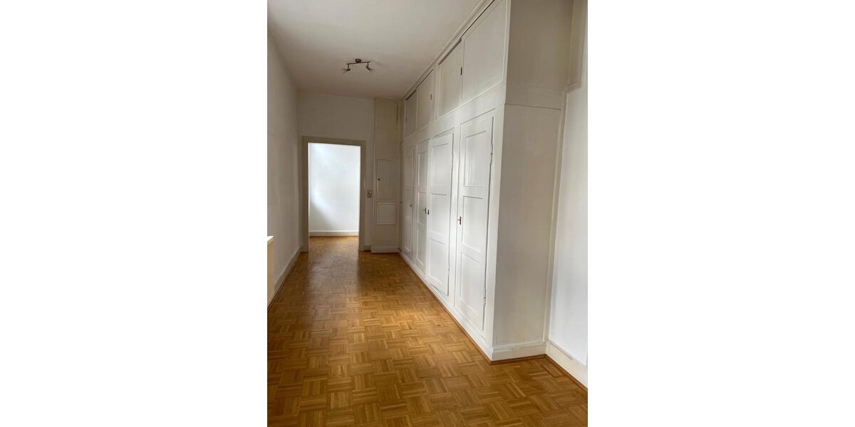 Etagenwohnung Kassel - 3 Zimmer, 134 m&sup2;, 1.250&euro; | Angebot:26647521