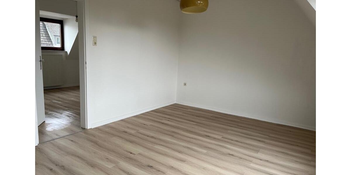 Dachgeschoßwohnung Blomberg - 3 Zimmer, 58 m&sup2;, 470&euro; | Angebot:24836691
