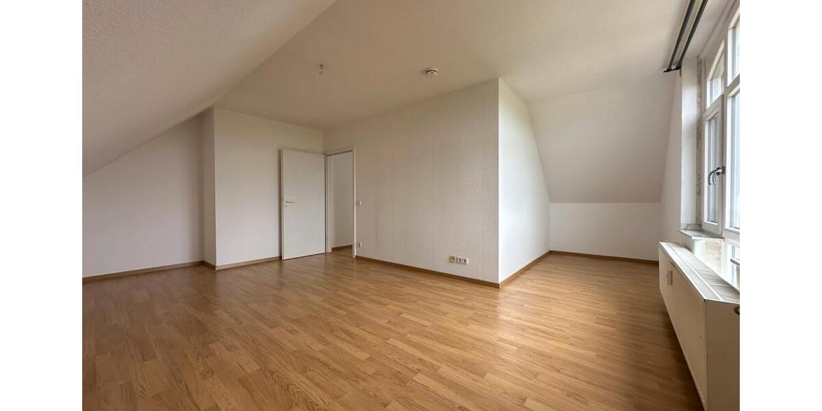 Helle moderne Maisonette Wohnung mit EKB, Balkon und Tiefgaragenplatz in Meerbusch-Osterath. 2 zimmer