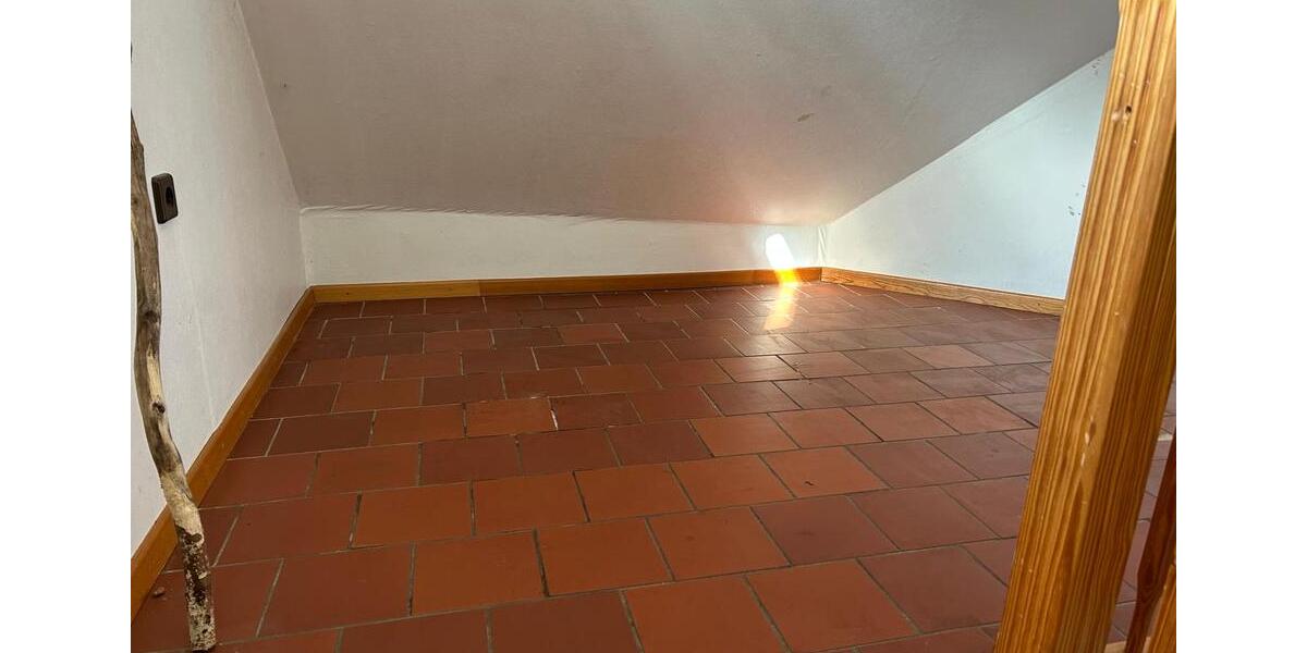 Dachgeschoßwohnung Sprakensehl - 4 Zimmer, 120 m&sup2;, 690&euro; | Angebot:26517095