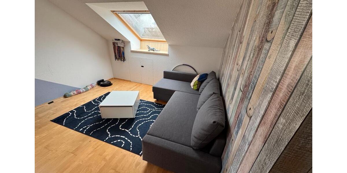 Dachgeschoßwohnung Blieskastel - 4 Zimmer, 105 m&sup2;, 1.075&euro; | Angebot:24704334